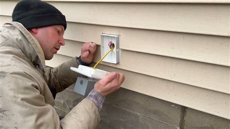 vinyl siding junction box installation